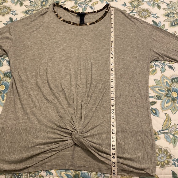 NWOT Daytrip grey, long sleeve top, size M. - Picture 7 of 8